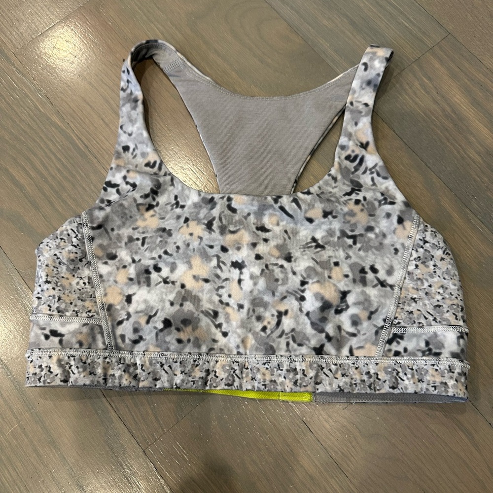 Lululemon sports bra